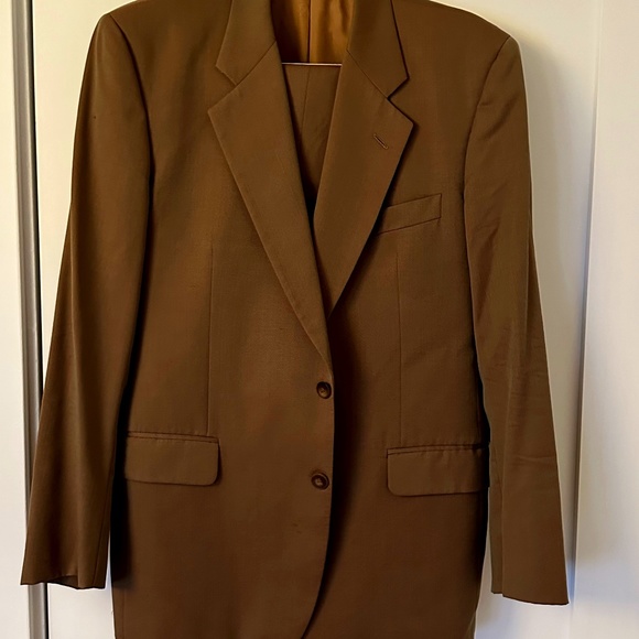 Rich looking Calderoni Suit - Picture 1 of 4